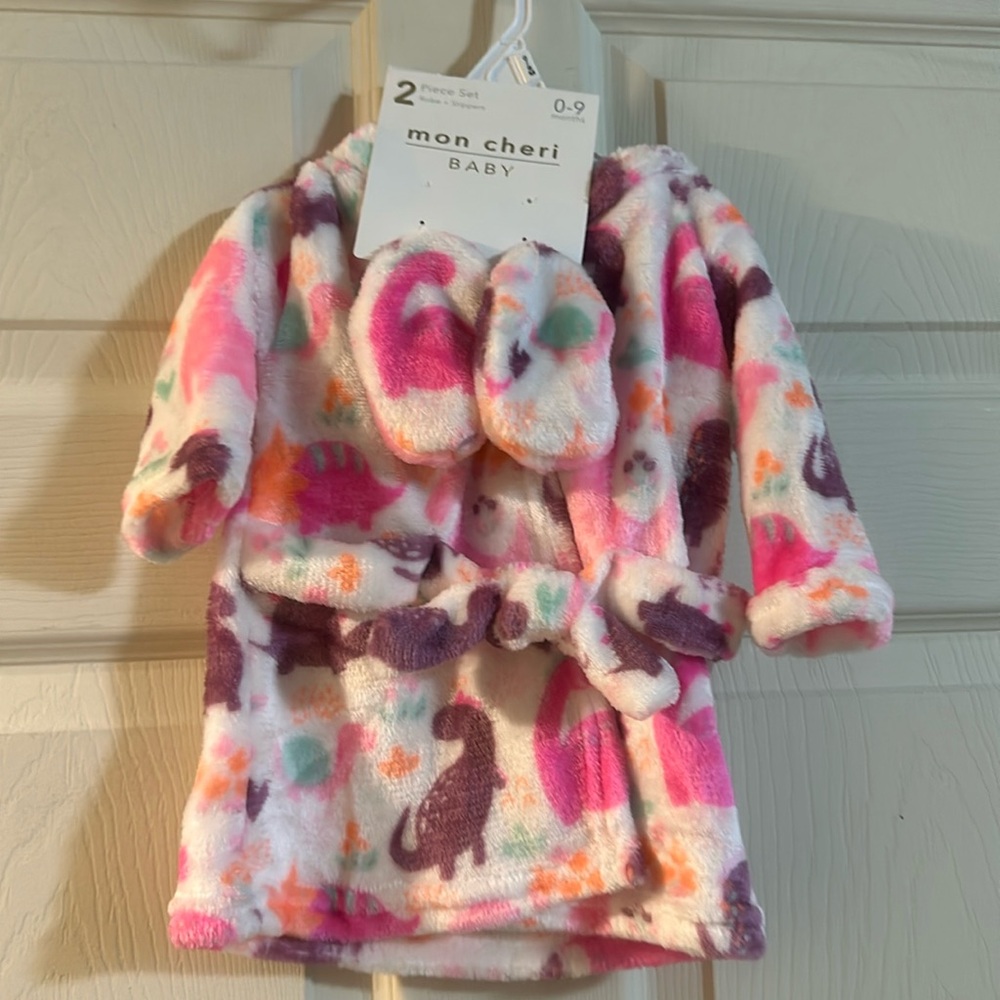 MON CHERI BABY DINO ROBE SET: NEW WITH TAGS: SIZE 0-9 MTH